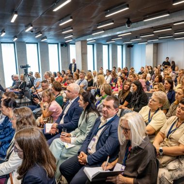 Małe kroki, wielka zmiana – konferencja "Programu dla szkół"